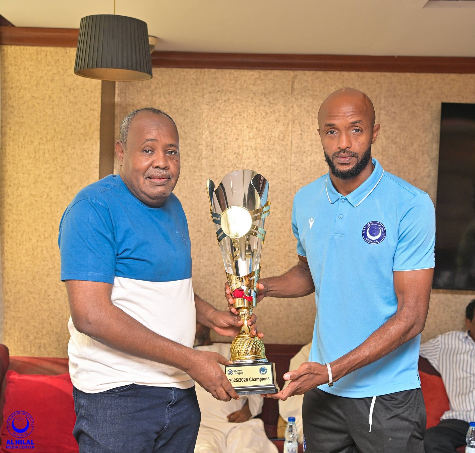 السوباط يرد التحية للاعبي الهلال السوداني ويشيد بإنجاز التتويج