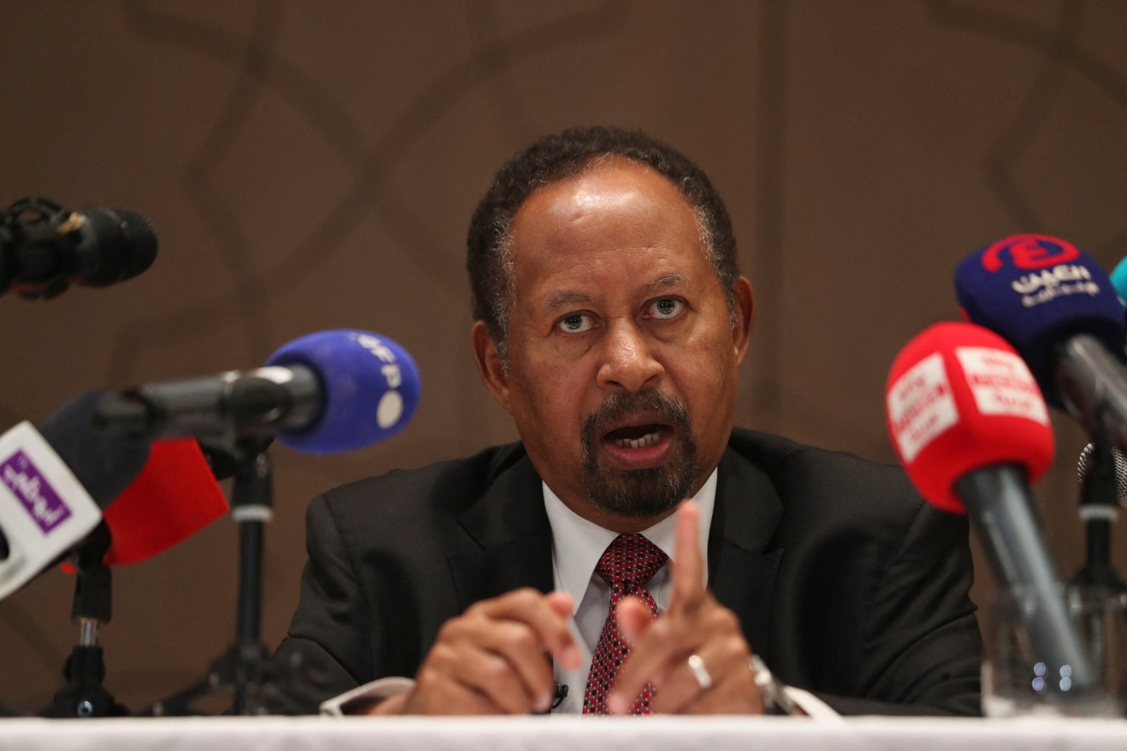 تصدعات في جبهة "حميدتي"...كيف يتحقق السلام في السودان؟ عبد اللخ حمدوك -رئيس تحالف صمود