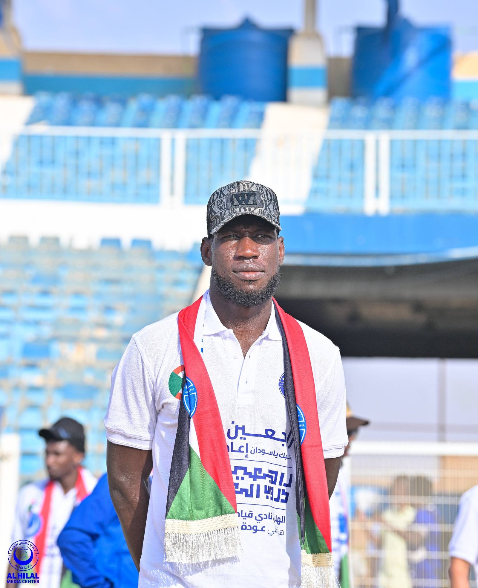ظهور نجوم الهلال السوداني داخل ملعب الجوهرة الزرقاء بأم درمان يشعل مواقع التواصل الاجتماعي