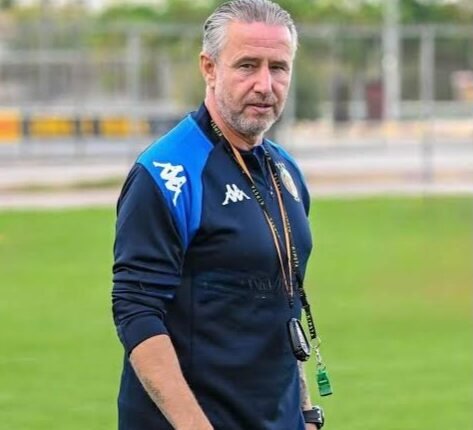 تعرف إلى “أغرب طلب” من مدرب الهلال السوداني أشعل الغضب في النادي الأزرق..تمثال