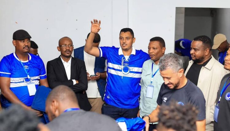 اعتذار “6” مدربين أجانب يربك حسابات الهلال… والأزرق يسابق الزمن لحسم الملف