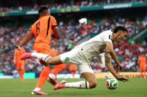 أسود الأطلس يزأرون .. المغرب يتأهل لثمن نهائي المونديال على أكتاف هولندا