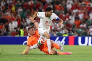 أسود الأطلس يزأرون .. المغرب يتأهل لثمن نهائي المونديال على أكتاف هولندا