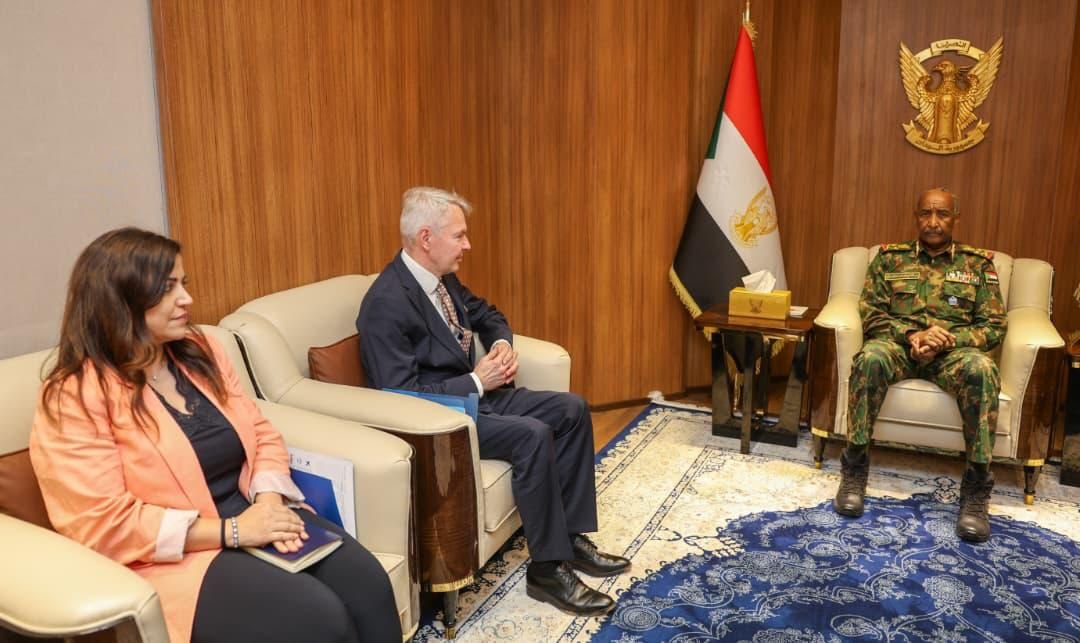مبعوث الأمم المتحدة الخاص للسودان يقدم طلبًا للبرهان بشأن "الخماسية" وتعهدات بتسوية الخلافات وتحقيق السلام مبعوث الأمم المتحدة الخاص للسودان يقدم طلبًا للبرهان بشأن "الخماسية" وتعهدات بتسوية الخلافات وتحقيق السلام