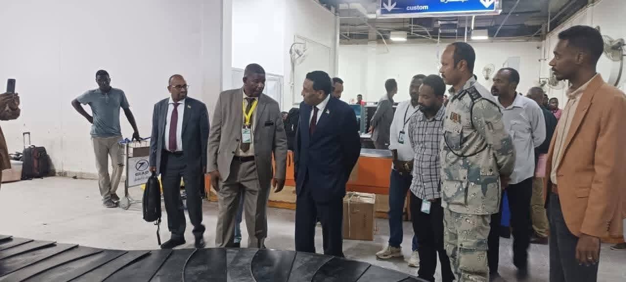 رئيس الوزراء السوداني يصدر قرارات وتوجيهات للجمارك والجوازات وشركات الطيران بشأن مطار بورتسودان