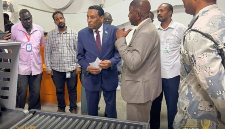 رئيس  الوزراء السوداني يصدر قرارات وتوجيهات للجمارك والجوازات وشركات الطيران بشأن مطار بورتسودان