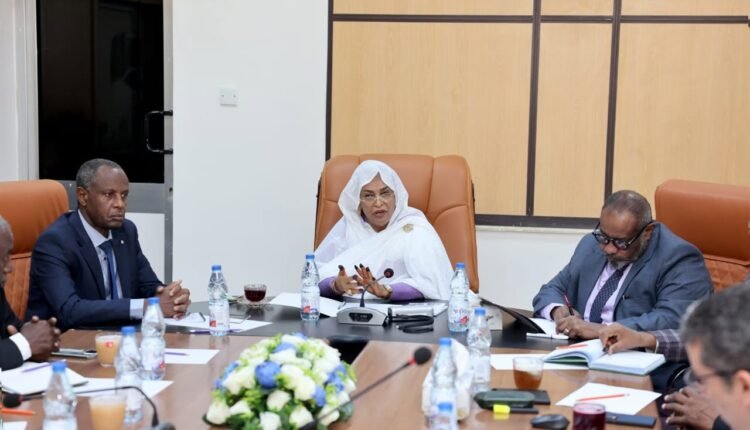 محافظ بنك السودان تكشف عن تحركات مصرفية مع قطر والسعودية وعمان وتعلن إستمرار ضخ النقد الأجنبي