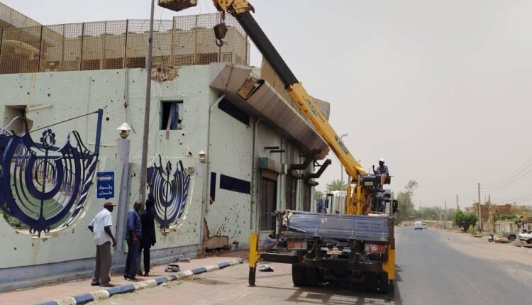 والي الخرطوم يستعجل تسريع صيانة وسلفتة الطرق وإنارة الشوارع الرئيسية