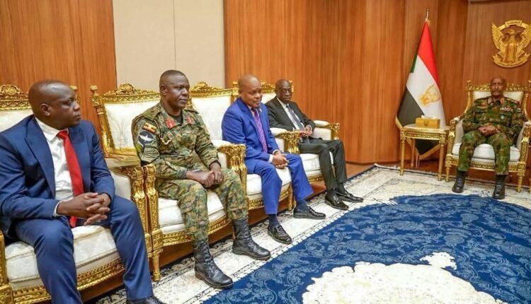 البرهان يؤكد حرص السودان على تعزيز العلاقات مع اوغندا ويشيد بدعمها لوحدة البلاد