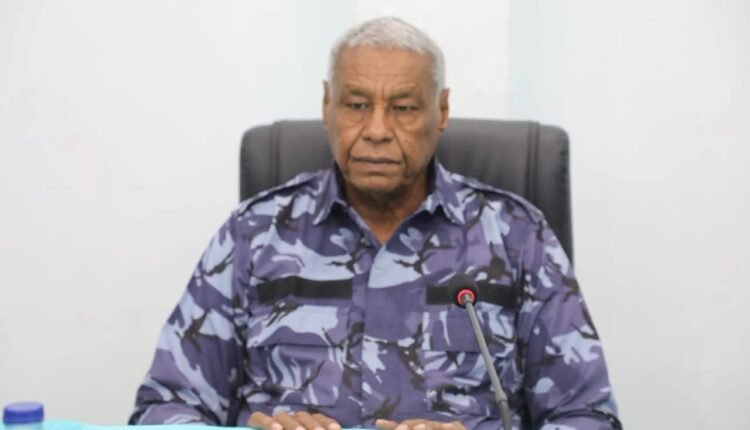 وزير الداخلية يترأس اجتماعًا أمنياً حاسماً.. وإجراءات جديدة لفرض هيبة الدولة في الخرطوم