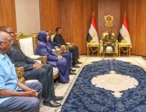 البرهان يستقبل سكرتير "إيغاد".. رسائل جديدة بشأن الحرب والسلام