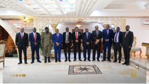 رئيس الوزراء يبحث مع مبعوث الرئيس الأوغندي تطورات الأوضاع في السودان وأوغندا تجدد موقفها من الحكومة الحالية رئيس الوزراء يبحث مع مبعوث الرئيس الأوغندي تطورات الأوضاع في السودان وأوغندا تجدد موقفها من الحكومة الحالية