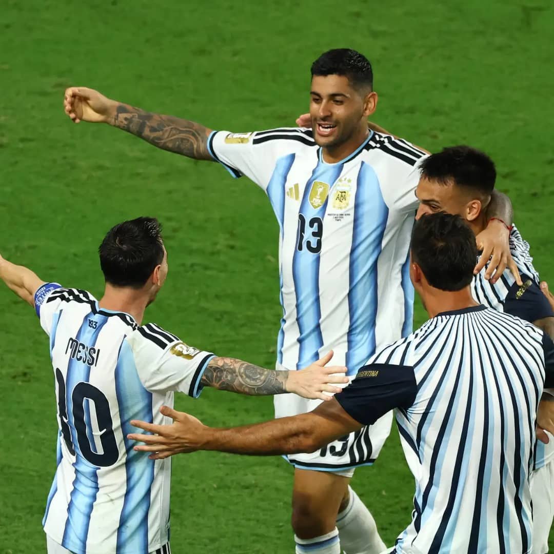 الأرجنتين تفلت من أنياب الرأس الأخضر وتضرب موعدا ناريا مع مصر