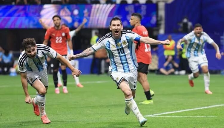 رغم التقدم بثنائية .. مصر تودع المونديال بسيناريو جنوني أمام الأرجنتين..ميسي يقتل فرحة صلاح