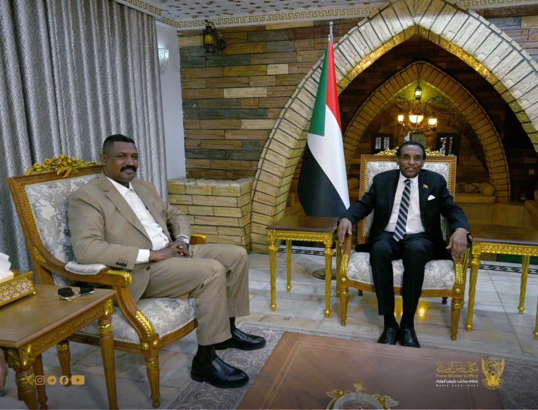 كامل إدريس يتعهد بإعمار مناطق الحرب.. وكيكل يطلق رسالة جديدة بشأن دارفور وكردفان