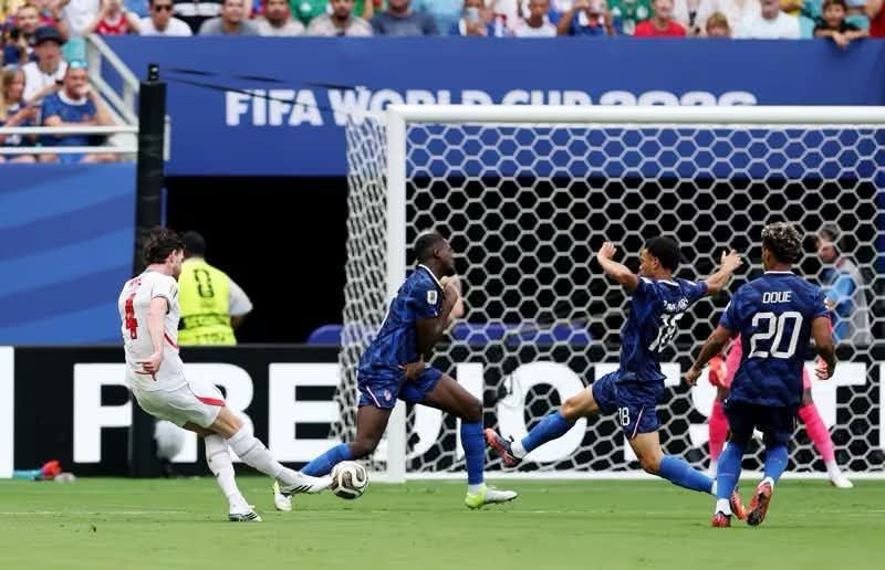إنجلترا تخمد انتفاضة فرنسا بسداسية مجنونة..وداع مؤلم لديشامب