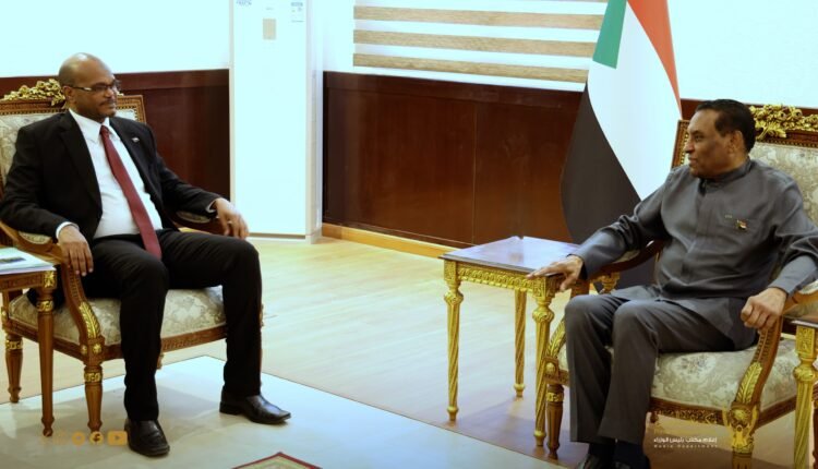 رئيس الوزراء السوداني يصدر حزمة من القرارات لتحسين أوضاع المعلمين ويحدد موعد بدء سداد المتأخرات
