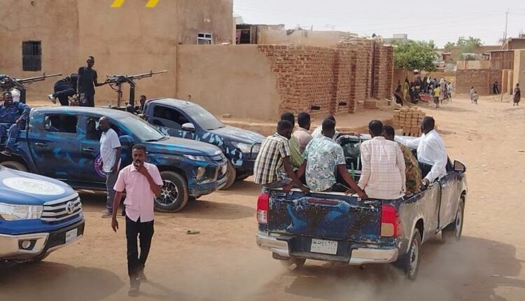 مفاجأة في الخرطوم.. توقيف نظامي متقاعد (70 عامًا) وبحوزته أسلحة مدفونة تحت الأرض