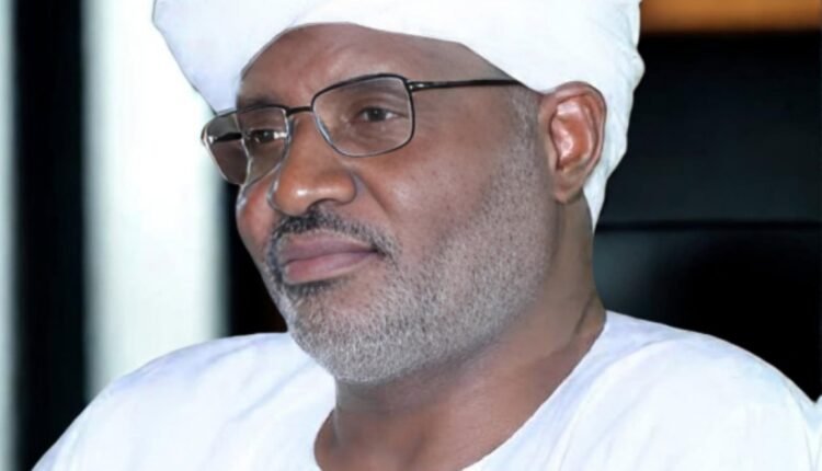 إتحاد الصحفيين يعلن إطلاق سراح الكاتب الصحفي عبد الماجد عبد الحميد بعد ساعات من إحتجازه..اتصالات رسمية وتوجيهات