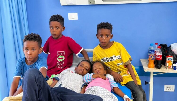 مأساة وحادثة مؤلمة .. وفاة أم سودانية في القطار الى مصر وابناءها الخمسة يبحثون عن أهلهم في القاهرة