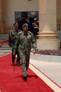 "شاهد بالصور".. البرهان يصل القصر الجمهوري لاعتماد عدد من السفراء الجدد "شاهد بالصور".. البرهان يصل القصر الجمهوري لاعتماد عدد من السفراء الجدد