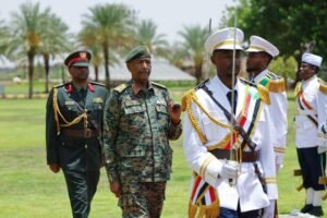 "شاهد بالصور".. البرهان يصل القصر الجمهوري لاعتماد عدد من السفراء الجدد "شاهد بالصور".. البرهان يصل القصر الجمهوري لاعتماد عدد من السفراء الجدد