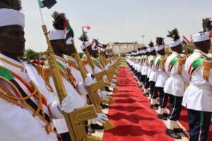 "شاهد بالصور".. البرهان يصل القصر الجمهوري لاعتماد عدد من السفراء الجدد "شاهد بالصور".. البرهان يصل القصر الجمهوري لاعتماد عدد من السفراء الجدد