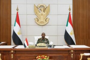 "شاهد بالصور".. البرهان يصل القصر الجمهوري لاعتماد عدد من السفراء الجدد "شاهد بالصور".. البرهان يصل القصر الجمهوري لاعتماد عدد من السفراء الجدد