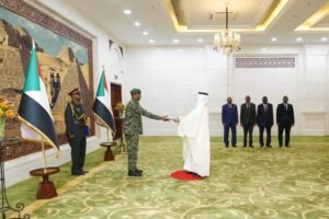 "بالصور" البرهان يتسلم بالقصر الجمهوري أوراق اعتماد السفير السعودي الجديد لدى السودان "بالصور" البرهان يتسلم بالقصر الجمهوري أوراق اعتماد السفير السعودي الجديد لدى السودان