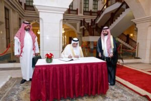 "بالصور" البرهان يتسلم بالقصر الجمهوري أوراق اعتماد السفير السعودي الجديد لدى السودان "بالصور" البرهان يتسلم بالقصر الجمهوري أوراق اعتماد السفير السعودي الجديد لدى السودان