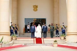 "بالصور" البرهان يتسلم بالقصر الجمهوري أوراق اعتماد السفير السعودي الجديد لدى السودان "بالصور" البرهان يتسلم بالقصر الجمهوري أوراق اعتماد السفير السعودي الجديد لدى السودان