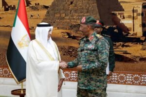 "بالصور" البرهان يتسلم بالقصر الجمهوري أوراق اعتماد السفير السعودي الجديد لدى السودان "بالصور" البرهان يتسلم بالقصر الجمهوري أوراق اعتماد السفير السعودي الجديد لدى السودان