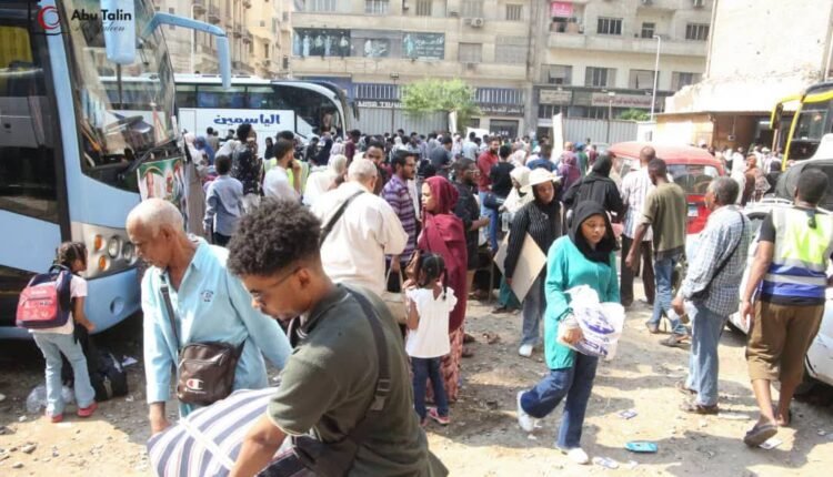 رحلات العودة تتواصل.. 22 حافلة تنقل 1100 سوداني إلى السودان