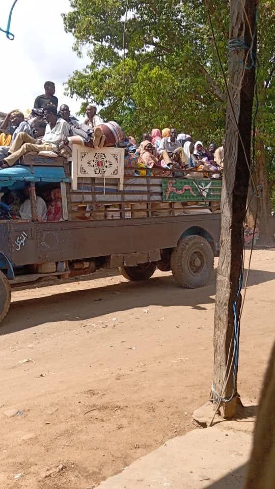 الجيش يرسل تعزيزات عسكرية لمحاور القتال في النيل الأزرق والطيران الحربي يقصف مناطق للدعم السريع على الحدود مع إثيوبيا وموجات نزوح بالآلاف وأزمة إنسانية متصاعدة ودعوات لتدخل عاجل الجيش يرسل تعزيزات عسكرية لمحاور القتال في النيل الأزرق والطيران الحربي يقصف مناطق للدعم السريع على الحدود مع إثيوبيا وموجات نزوح بالآلاف وأزمة إنسانية متصاعدة ودعوات لتدخل عاجل