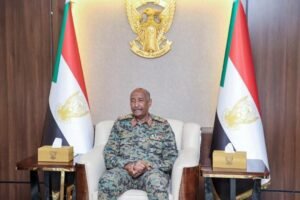 لدى لقائهم البرهان.. مشايخ الطرق الصوفية يوجهون رسالة بشأن وحدة السودان لدى لقائهم البرهان.. مشايخ الطرق الصوفية يوجهون رسالة بشأن وحدة السودان