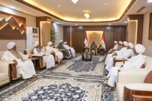 لدى لقائهم البرهان.. مشايخ الطرق الصوفية يوجهون رسالة بشأن وحدة السودان لدى لقائهم البرهان.. مشايخ الطرق الصوفية يوجهون رسالة بشأن وحدة السودان