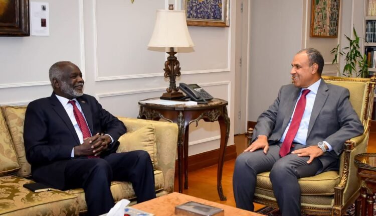 السودان ومصر تبحثان إزالة معوقات التجارة وفتح آفاق جديدة للاستثمار