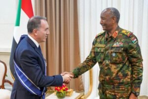 السفير التركي يودّع السودان بتكريم من البرهان وتصريحات نارية
