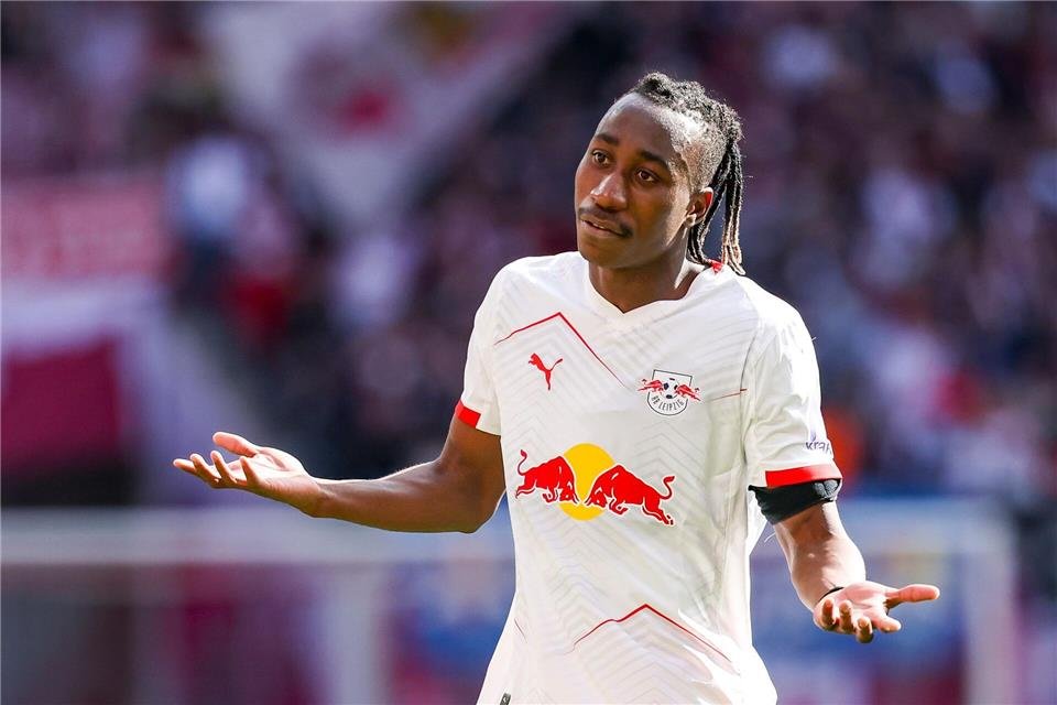 أغلى صفقة في تاريخ الريال..الإيفواري ديوماندي يطير إلى مدريد أغلى صفقة في تاريخ الريال..الإيفواري ديوماندي يطير إلى مدريد