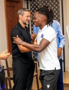 الألماني زينباور يتسلم مهامه في الهلال ويضع برنامج إسعافي لدوري الأبطال الألماني زينباور يتسلم مهامه في الهلال ويضع برنامج إسعافي لدوري الأبطال