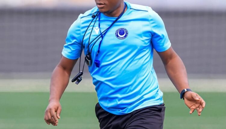 بوساكا مدرب الهلال ينهي مشواره مع الفرقة  الزرقاء..رفض شروطه
