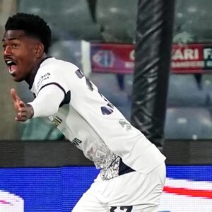 العطلة تتحول لكابوس .. لاعب فرنسي يدخل في غيبوبة بسبب حادث غرق مأساوي العطلة تتحول لكابوس .. لاعب فرنسي يدخل في غيبوبة بسبب حادث غرق مأساوي