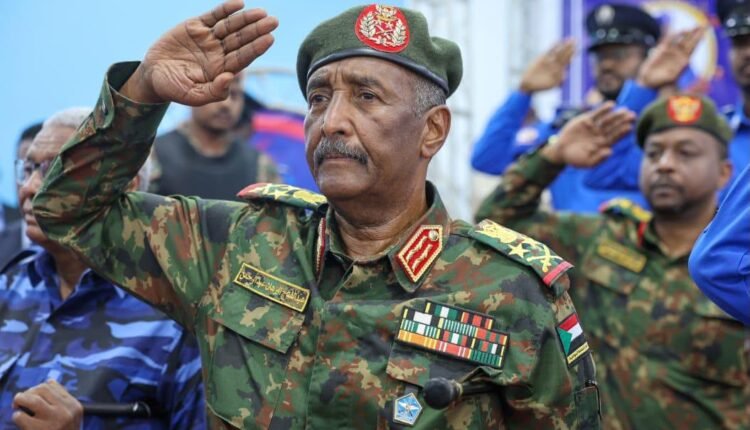 البرهان يرد على المراهنين على العقوبات وفرض حظر طيران.. لن تحكموا السودان من جديد