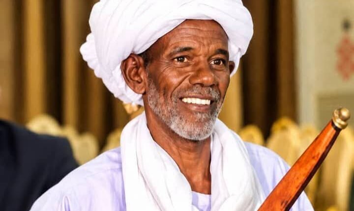 رغم تقدمه في العمر.. عبد الرحمن من الله يحرز 75% في الشهادة السودانية