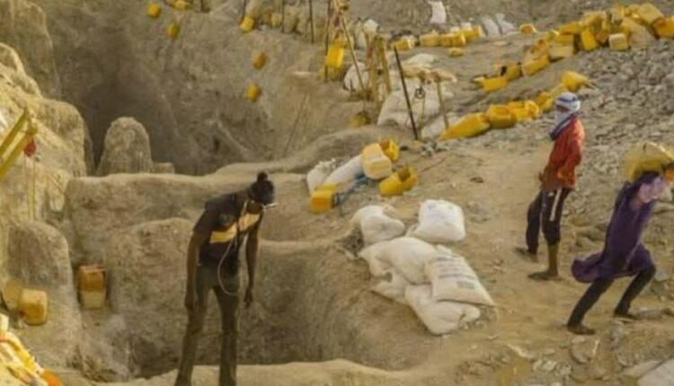 كارثة إنسانية في السودان.. انهيار منجم في غرب كردفان يودي بحياة أكثر من 60 معدناً “فيديو”