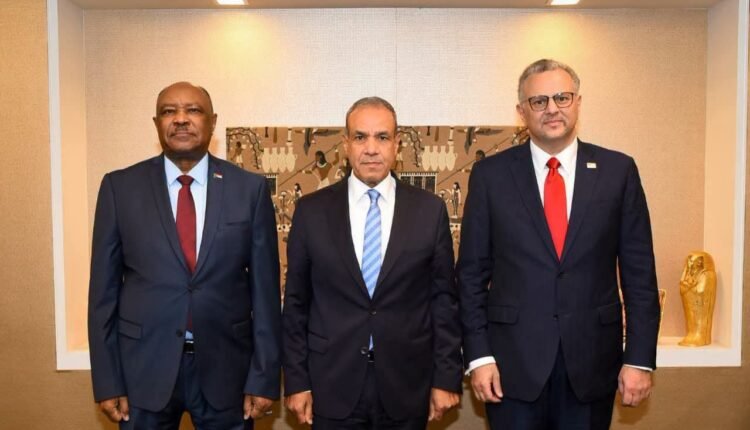 اجتماع بين وزيري خارجية مصر والسودان وكبير مستشاري الرئيس الأمريكي لبحث الأزمة السودانية