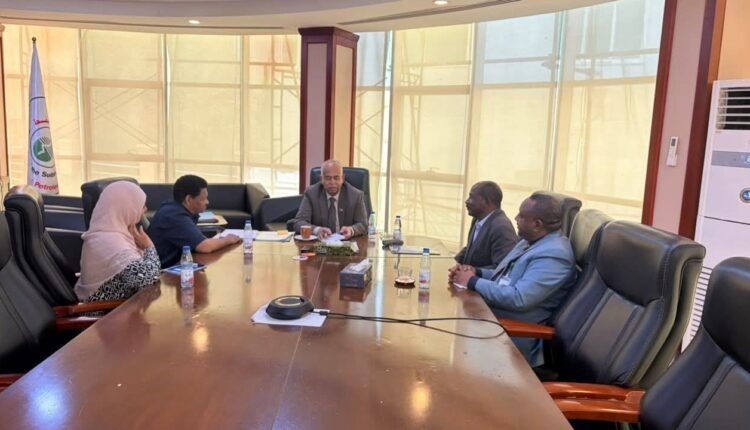وزير الطاقة يبحث ملفات العاملين ويدفع باتجاه دور أكبر في إعادة إعمار السودان