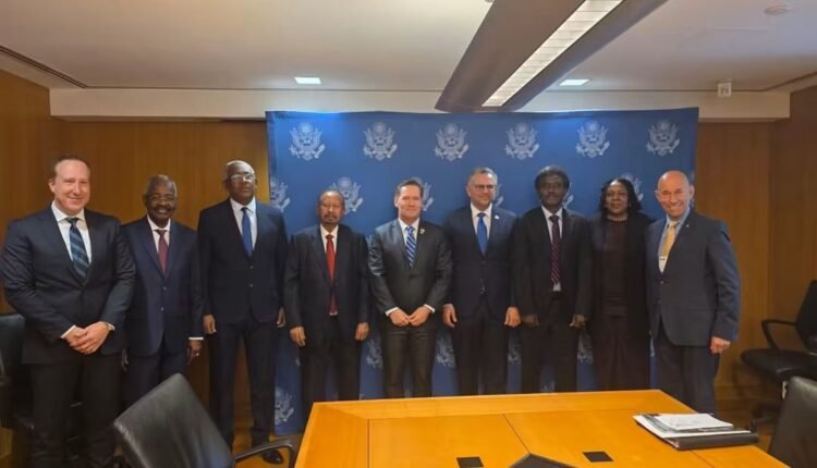 وفد حمدوك يطرق أبواب واشنطن.. ماذا حمل الاجتماع مع إدارة ترامب بشأن حرب السودان؟