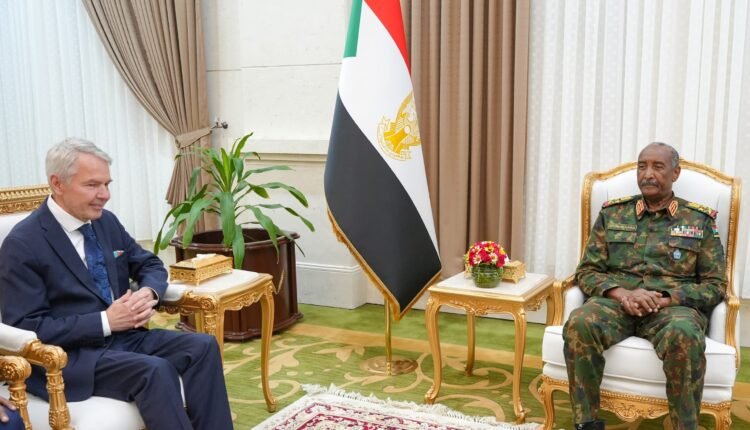 البرهان يبحث مع هافيستو التهدئة وحماية المدنيين وتبادل الأسرى والمحتجزين