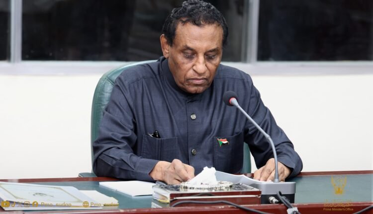مجلس الوزراء السوداني يتحرك لضبط سعر الصرف وقرارات جديدة بشأن الذهب والسيارات والوقود